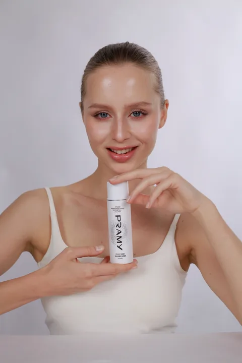 Karolina Juza — beauty campaign portrait for PRAMY