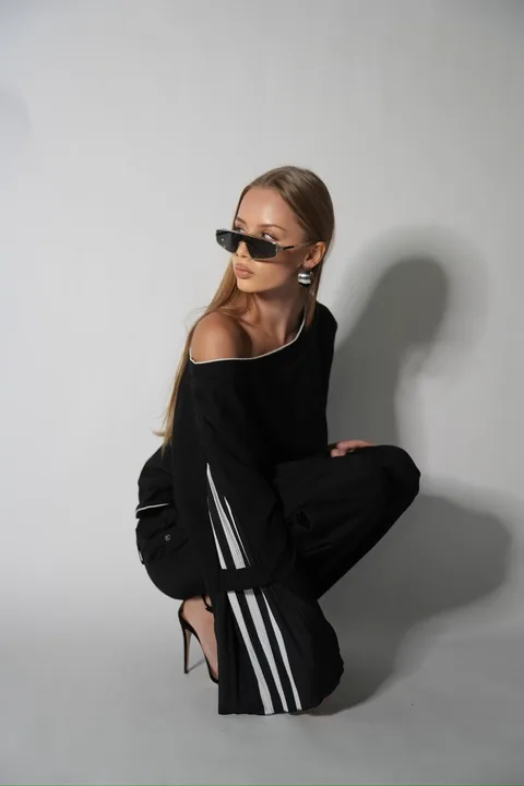 Karolina Juza — streetwear in a white studio